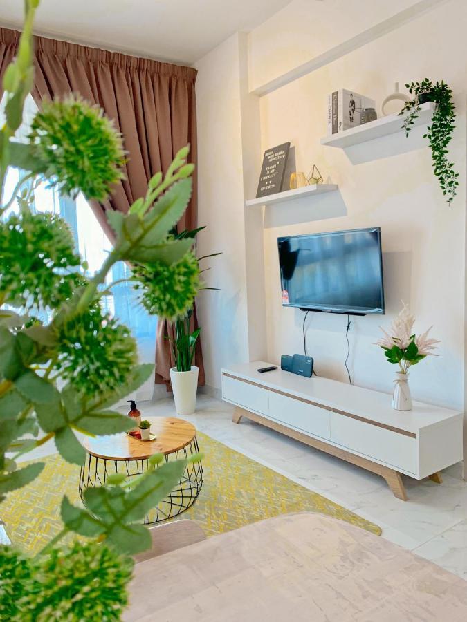 Netflix Two Bedroom Troika Kota Bharu Homestay 182 Exterior photo
